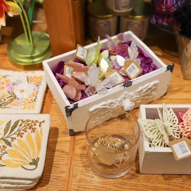 The Marketplace at Powell Gardens has all your summer essentials! 🌺🌞🛍️ 

Discover unique garden-inspired gifts, stylish accessories, and beautiful décor alongside festival finds. Perfect for treating yourself or finding a unique special gift.