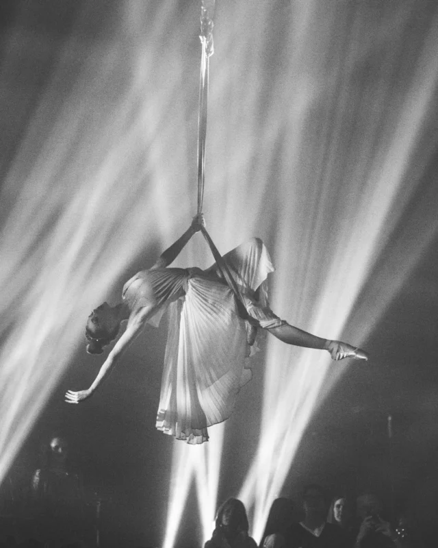 Celebrate 30 years of butterflies at Butterfly Bash! Purchase tickets to the event on July 25 at the link in bio. 

The evening in the Gardens will feature performances by @quixoticfusion, with aerial artists soaring through the air in graceful, butterfly-inspired movements. Combined with live music, dancing, and fireworks, it's an evening unlike any other! 🦋 

#powellgardens #butterflybash #festivalofbutterflieskc #nonprofit #botanicalgarden